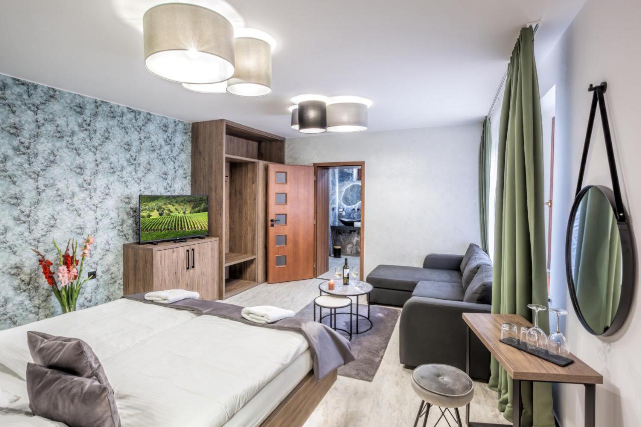 Hotel Beta Bzenec Esterno foto