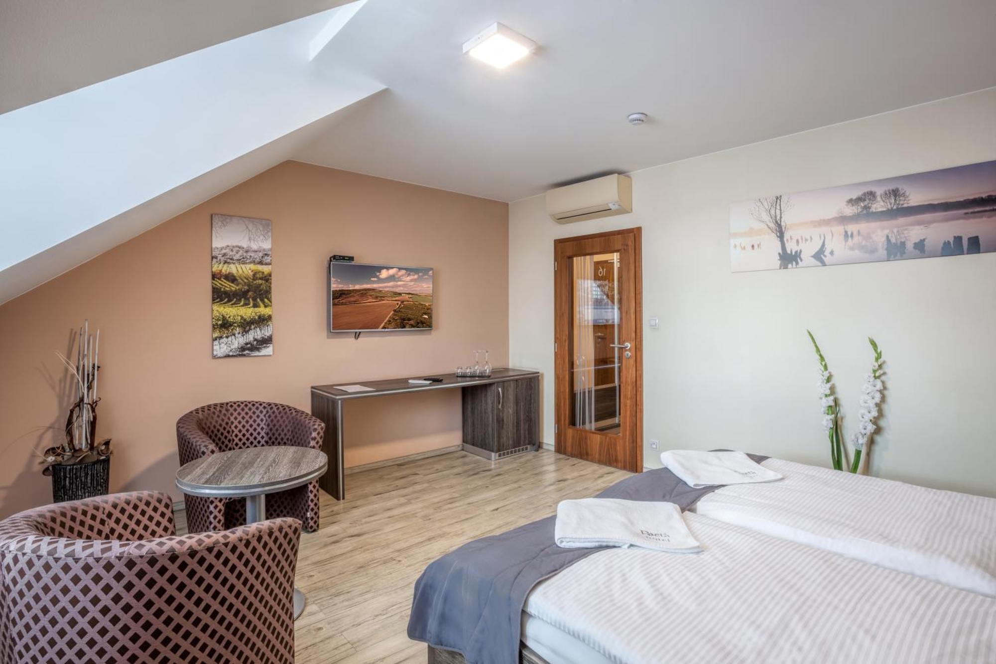 Hotel Beta Bzenec Esterno foto