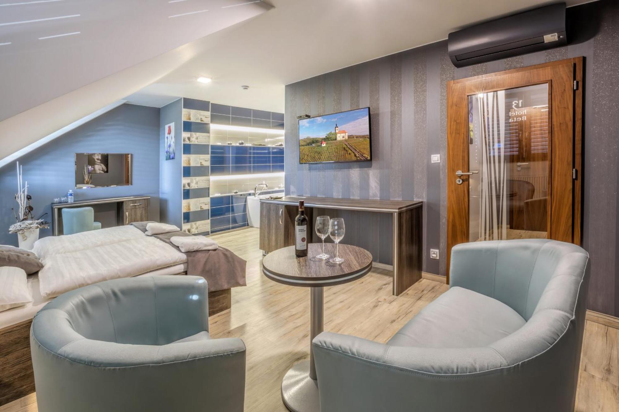 Hotel Beta Bzenec Esterno foto