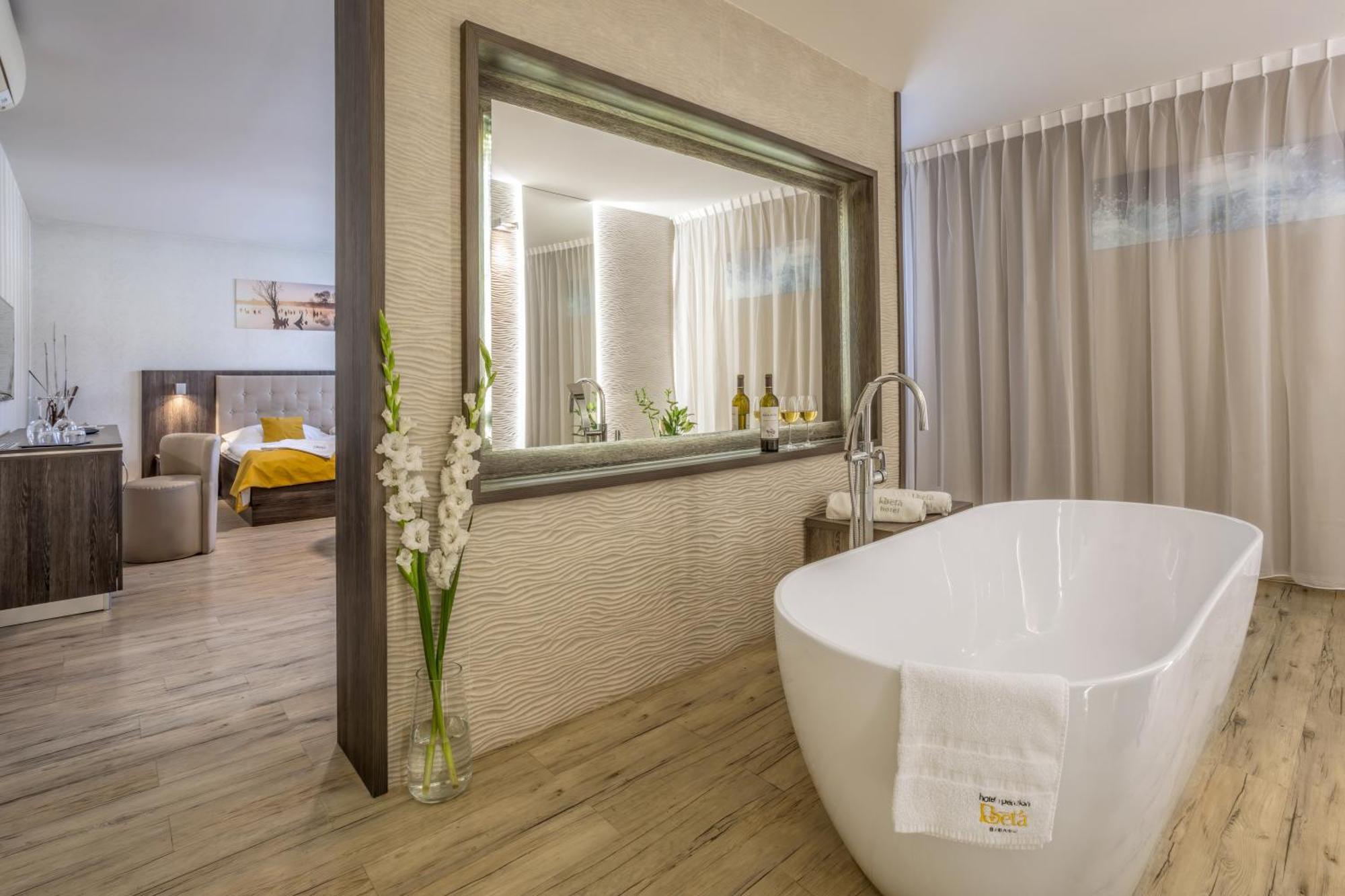 Hotel Beta Bzenec Esterno foto