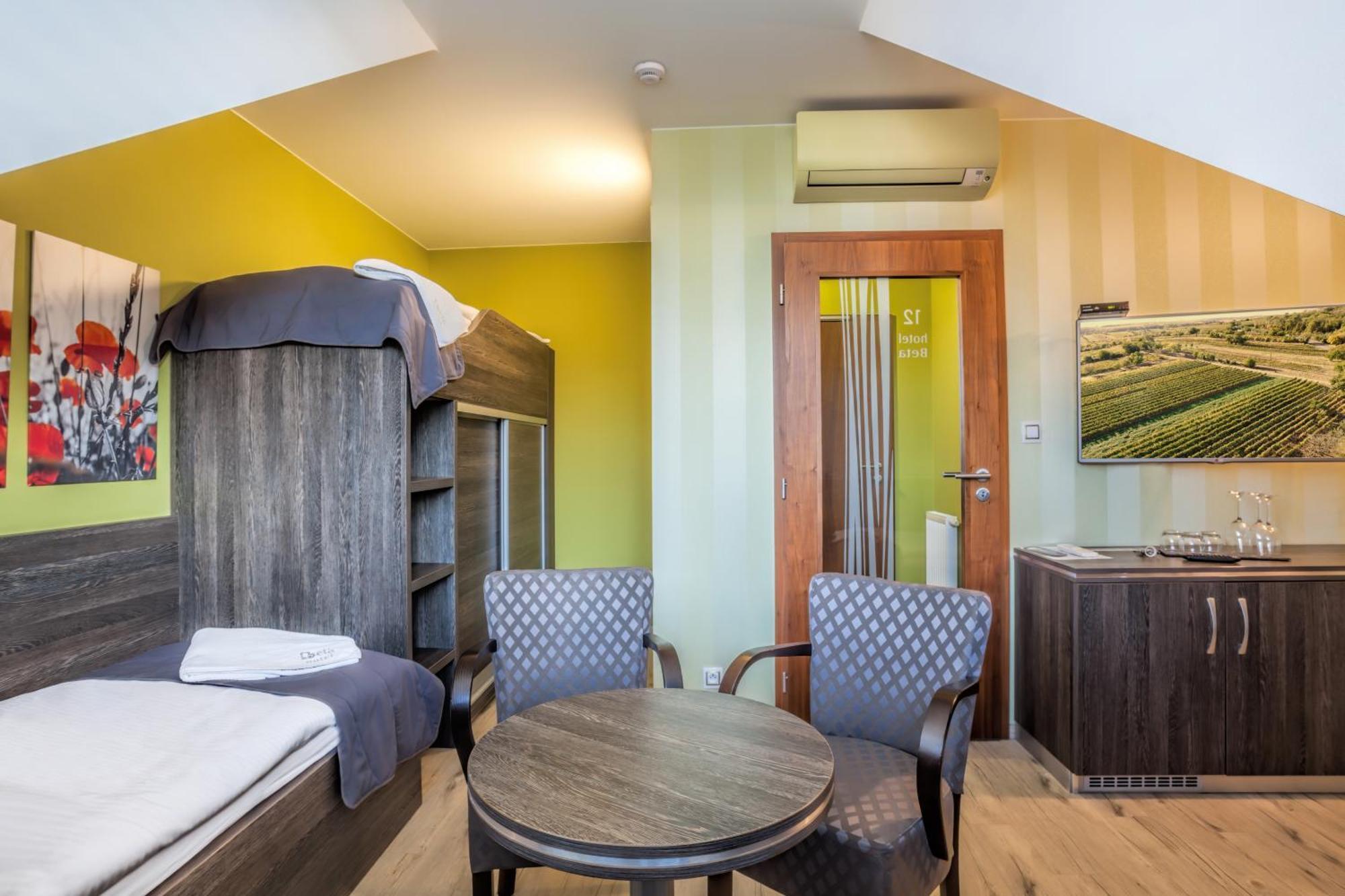 Hotel Beta Bzenec Esterno foto